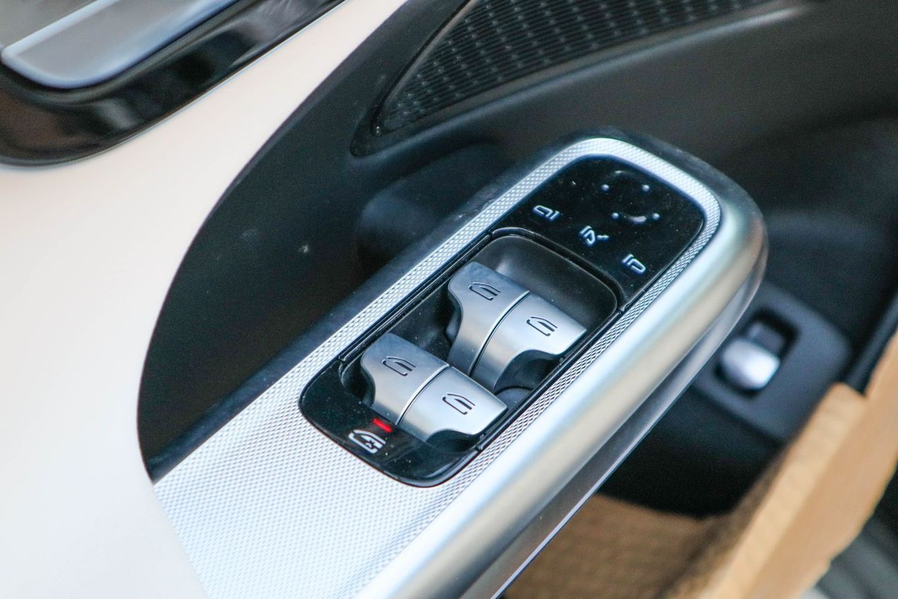 Mercedes-Benz E200 2.0L