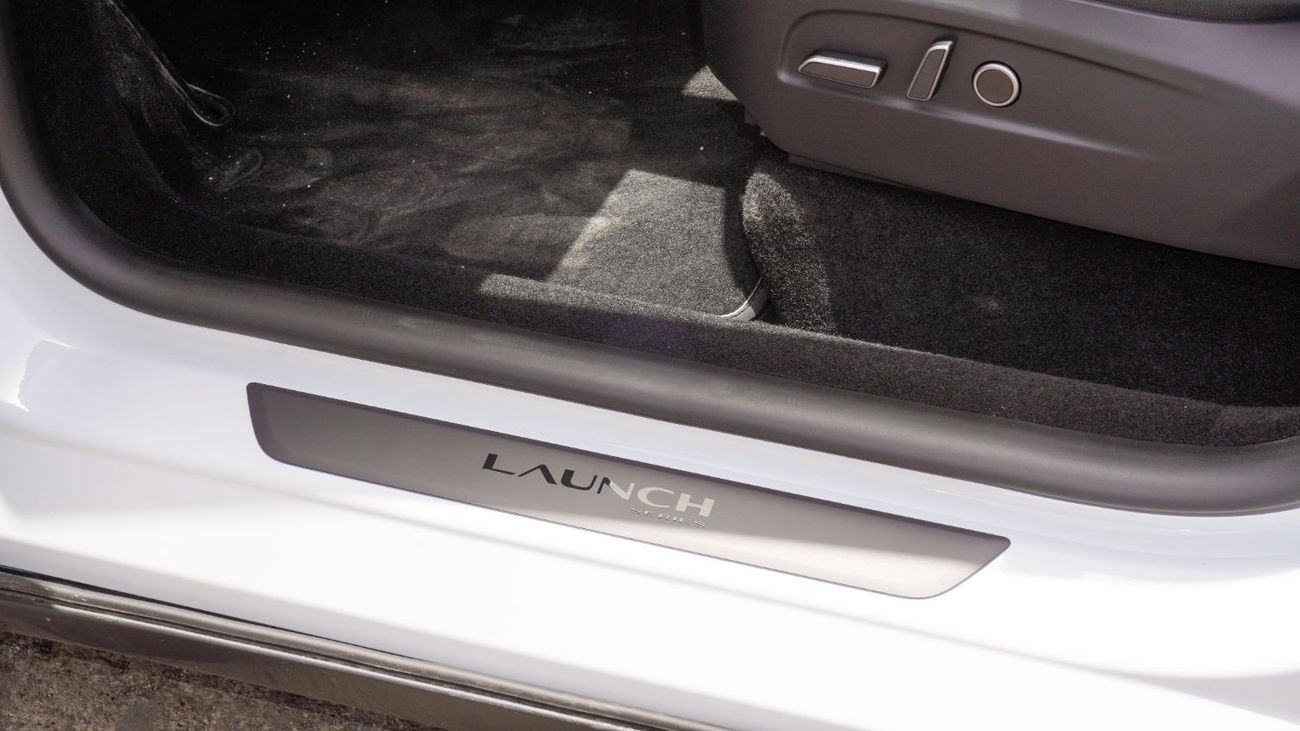 تسلا موديل Y Tesla Model Y Long Range Version/20 Inches AWD .Export Price.