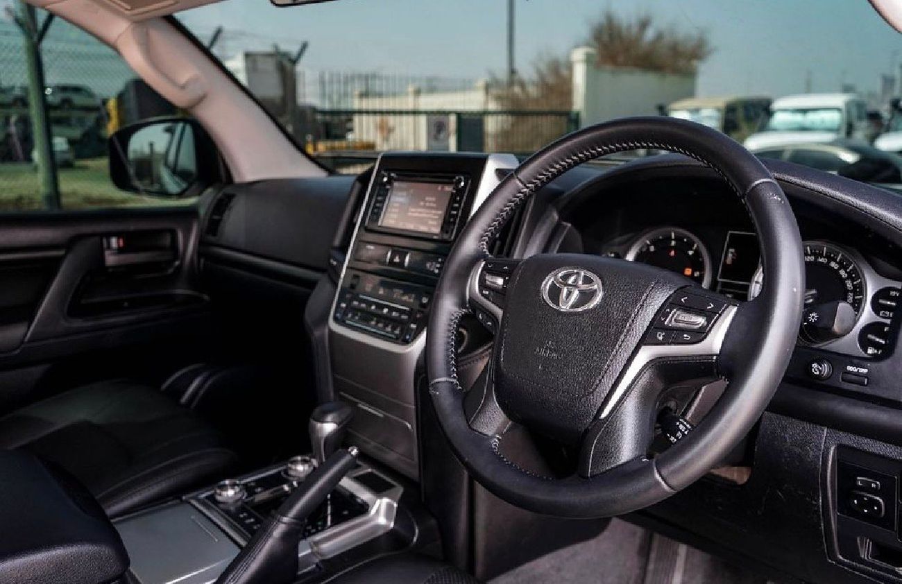 تويوتا لاند كروزر Safari 4.0L