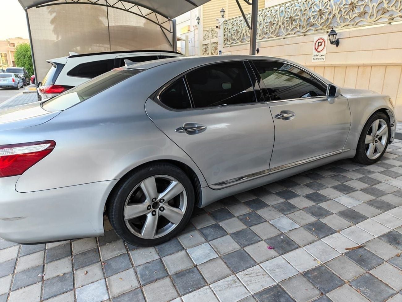 Lexus LS460
