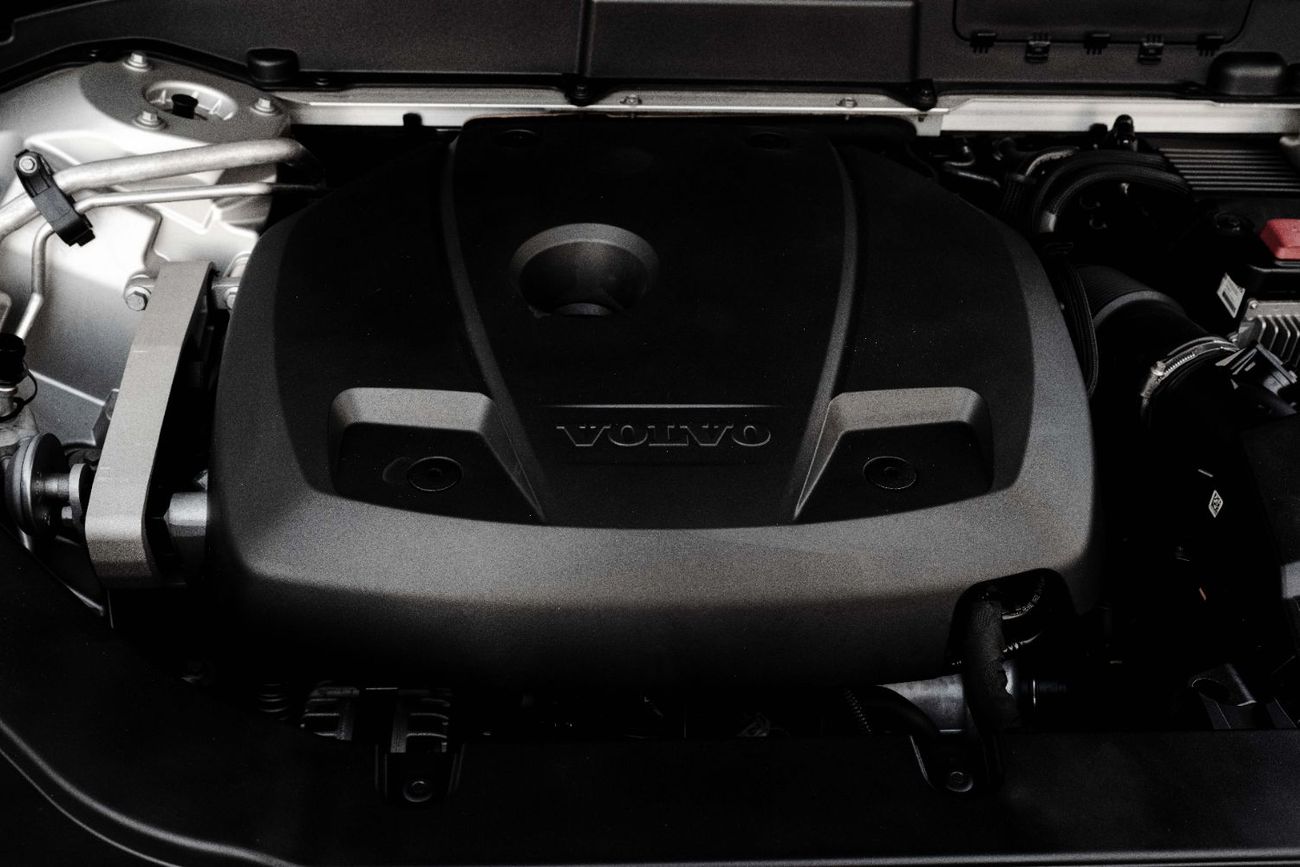 Volvo XC60 R-Design | 1,860 P.M  | 0% Downpayment |