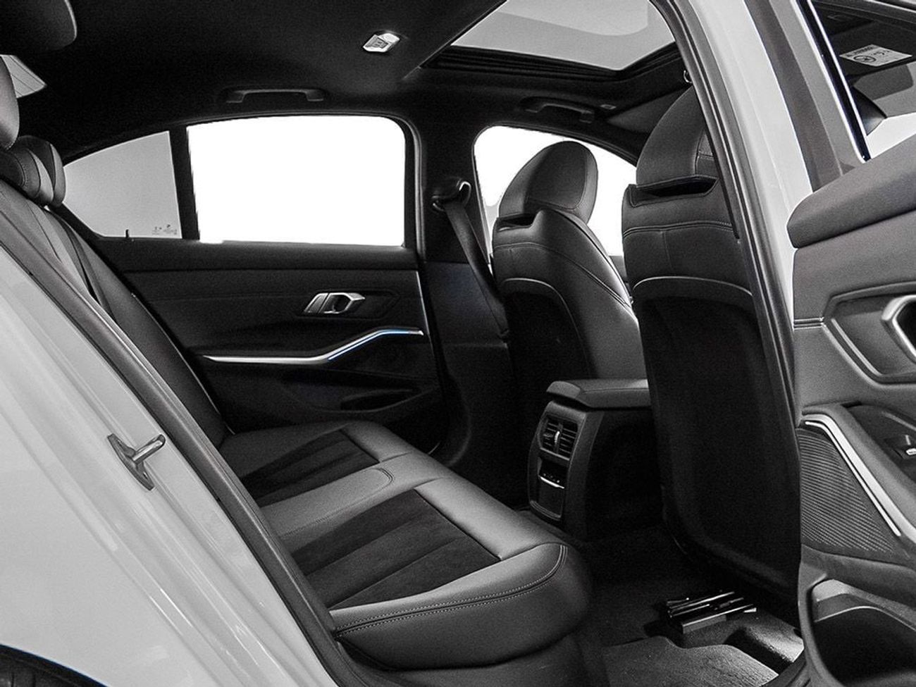 بي أم دبليو 330i M Sport 2.0L (255 HP)