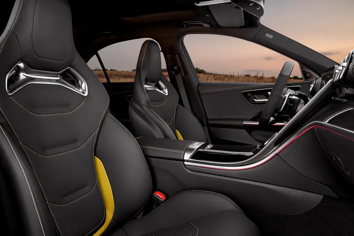 مرسيدس بنز C 63 AMG interior - Seats