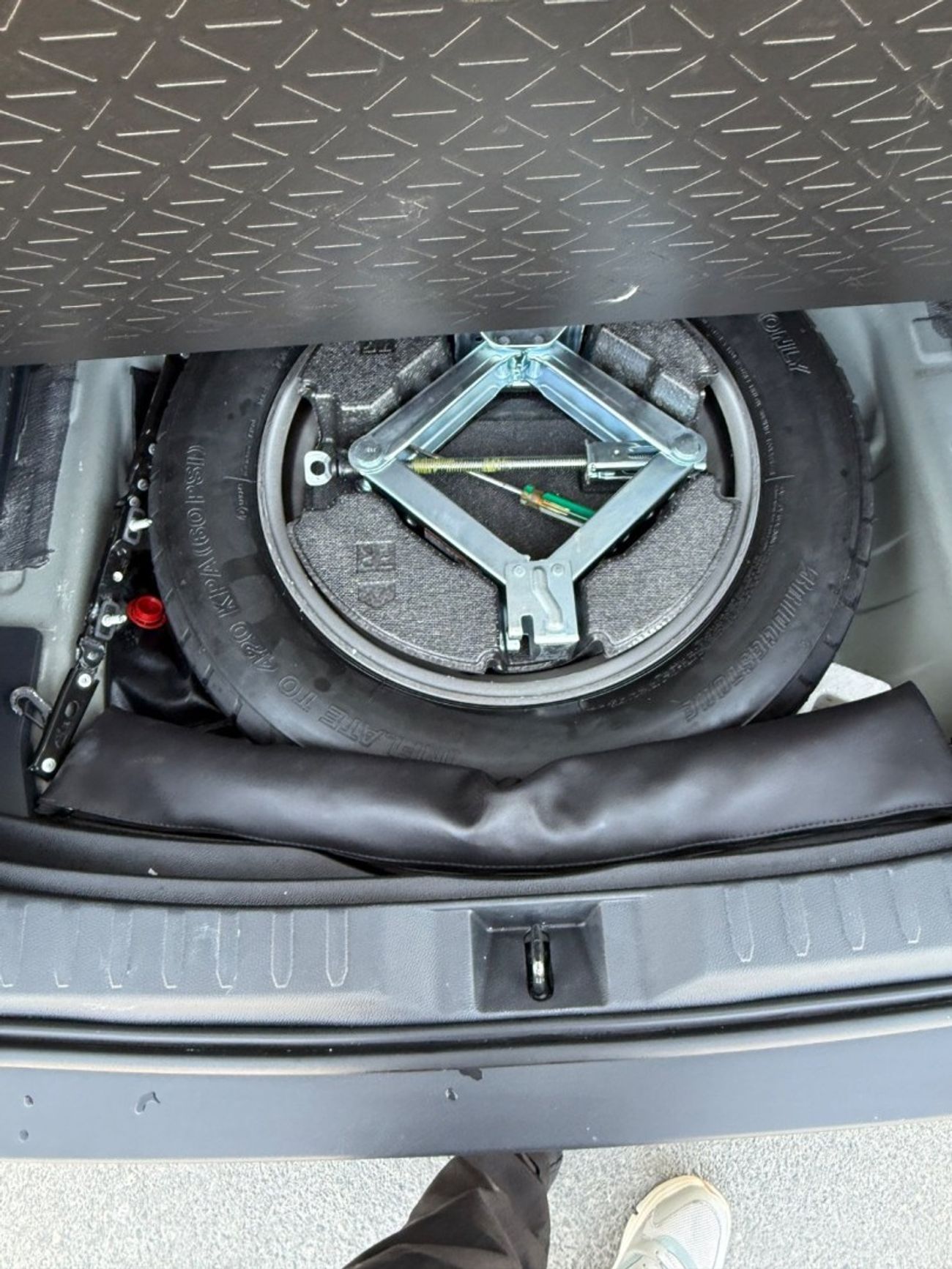 تويوتا راف ٤ RAV4 xle premium Hybrid 4x4