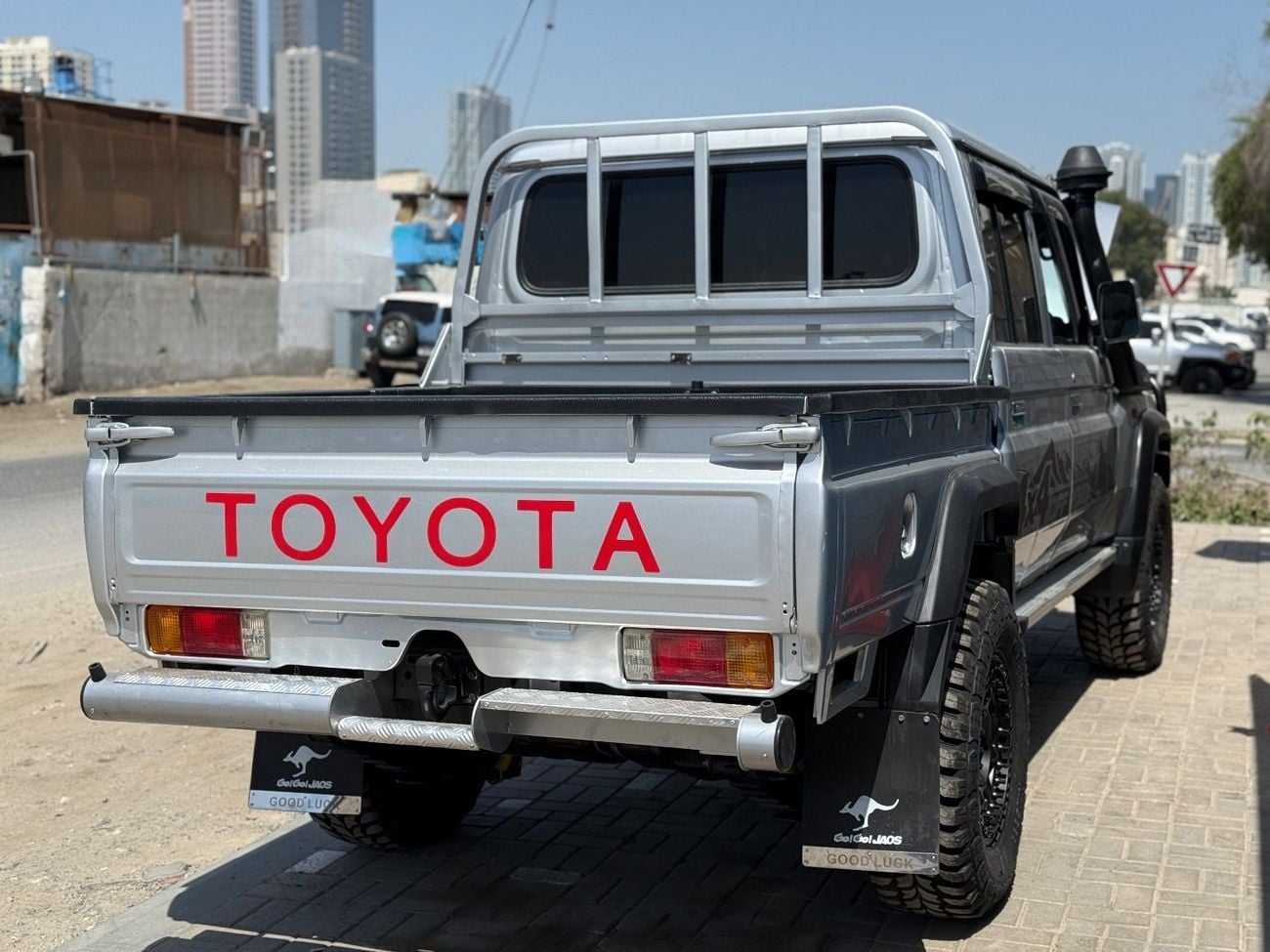 تويوتا لاند كروزر بيك آب Double Cabin 4.5L