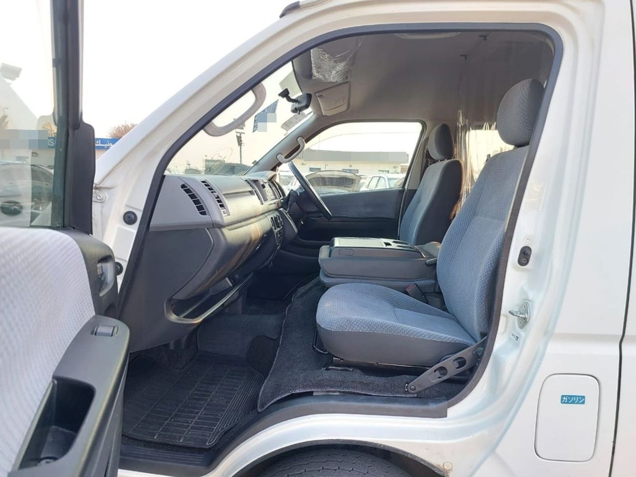 Toyota Hiace TOYOTA HIACE VAN RHD 2011 MODEL 2.7 L PETROL AUTOMATIC(PM08895)