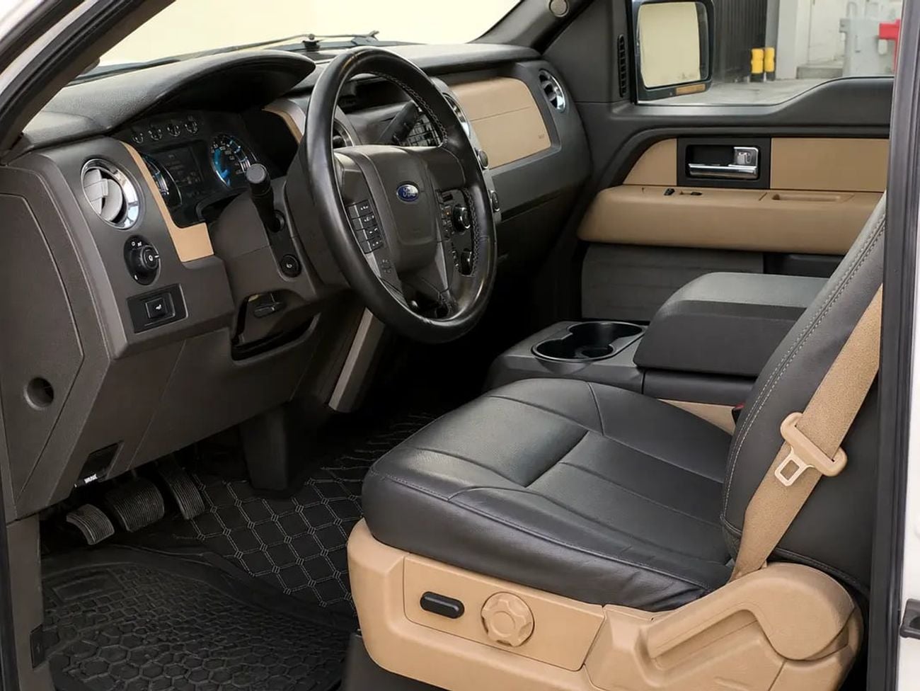 Ford F-150 XLT GCC Specs