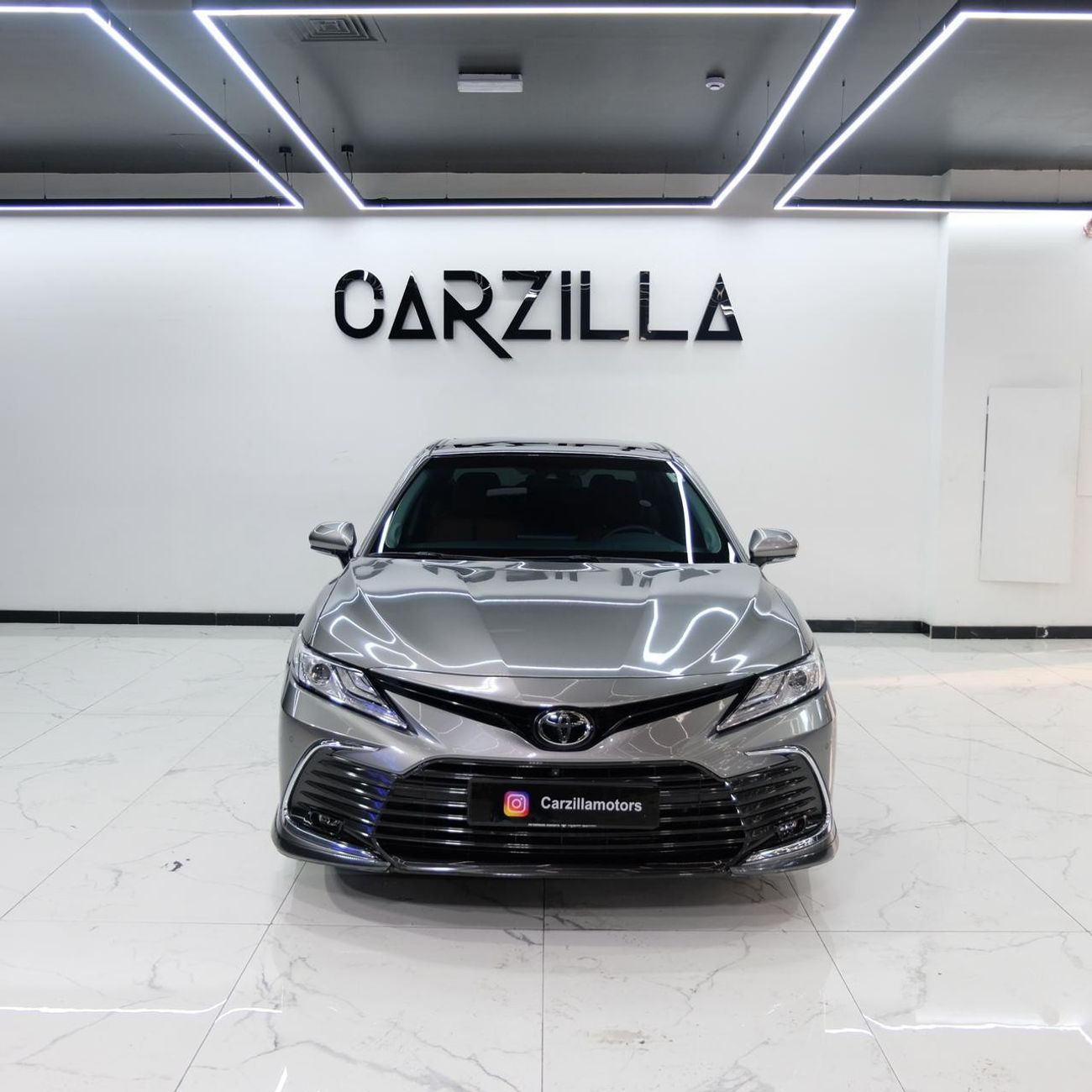 Toyota Camry V6-GCC-Agency Service-Under Warranty-Accident Free-Excellent Condition