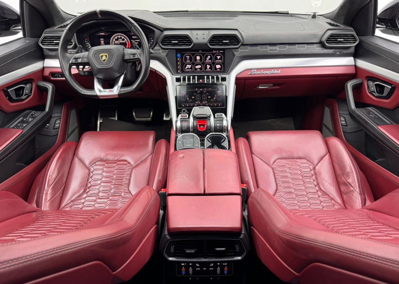 Lamborghini Urus 2019 Lamborghini Urus, Full Service History, Fully Loaded, Excellent Condition, GCC