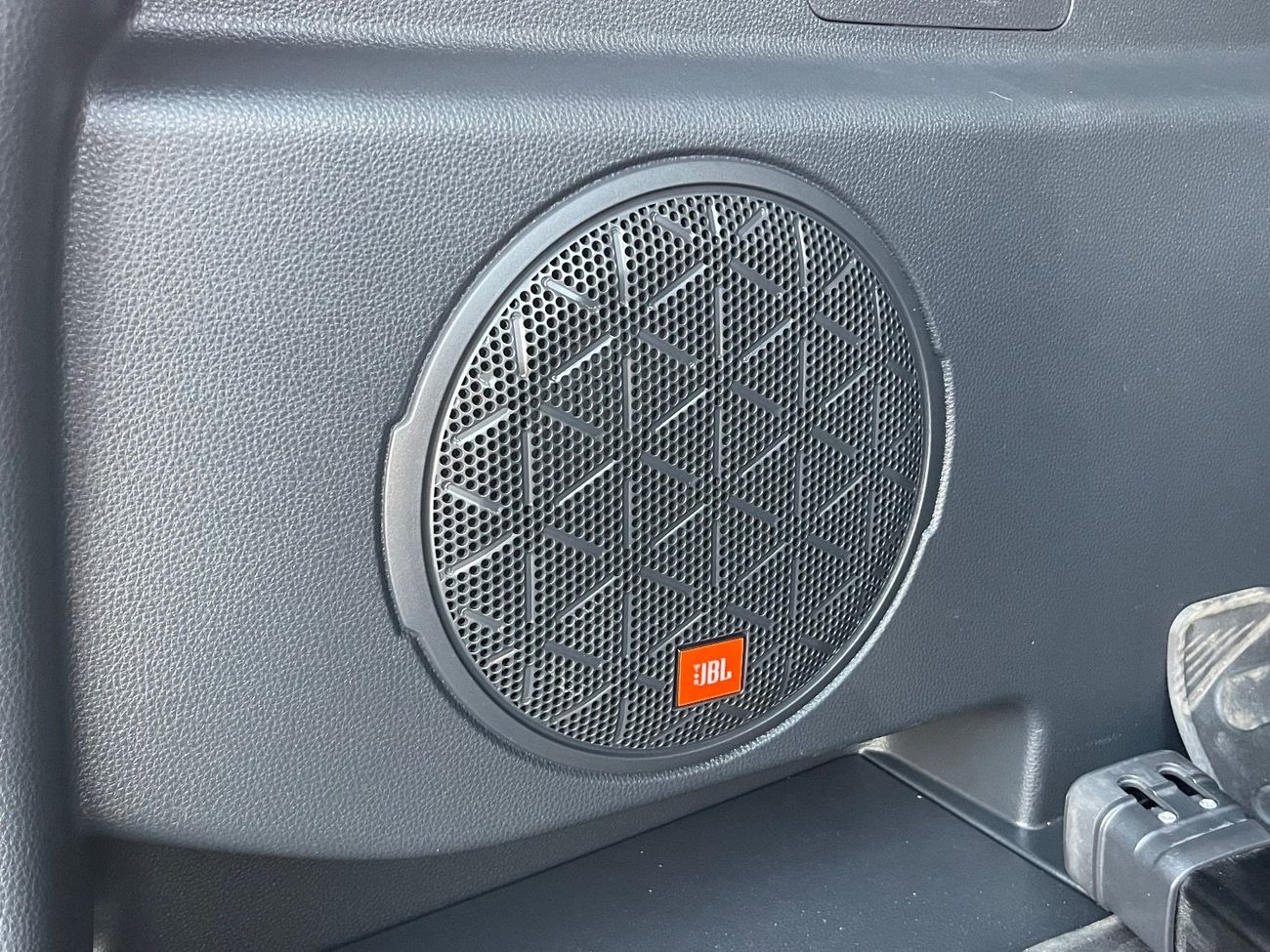 تويوتا راف ٤ XLE 2.5L