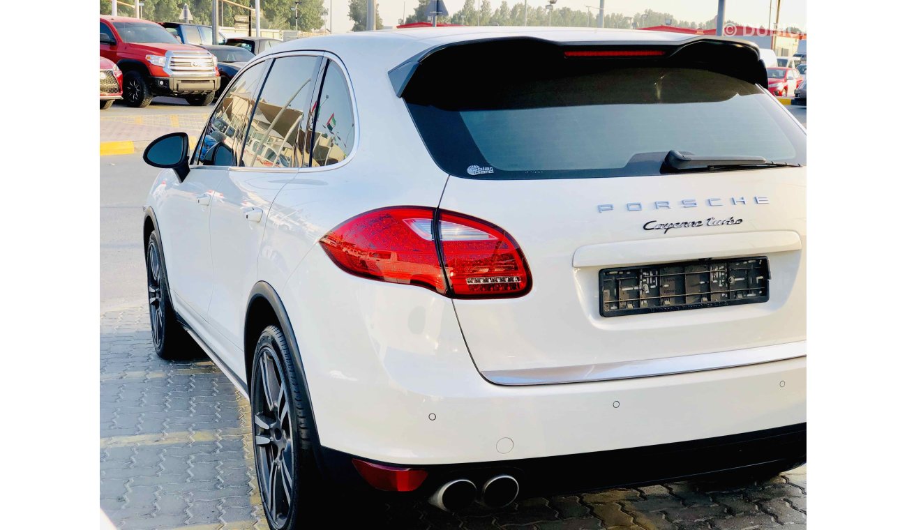 Porsche Cayenne Turbo GCC / V8 / IMMACULATE CONDITION