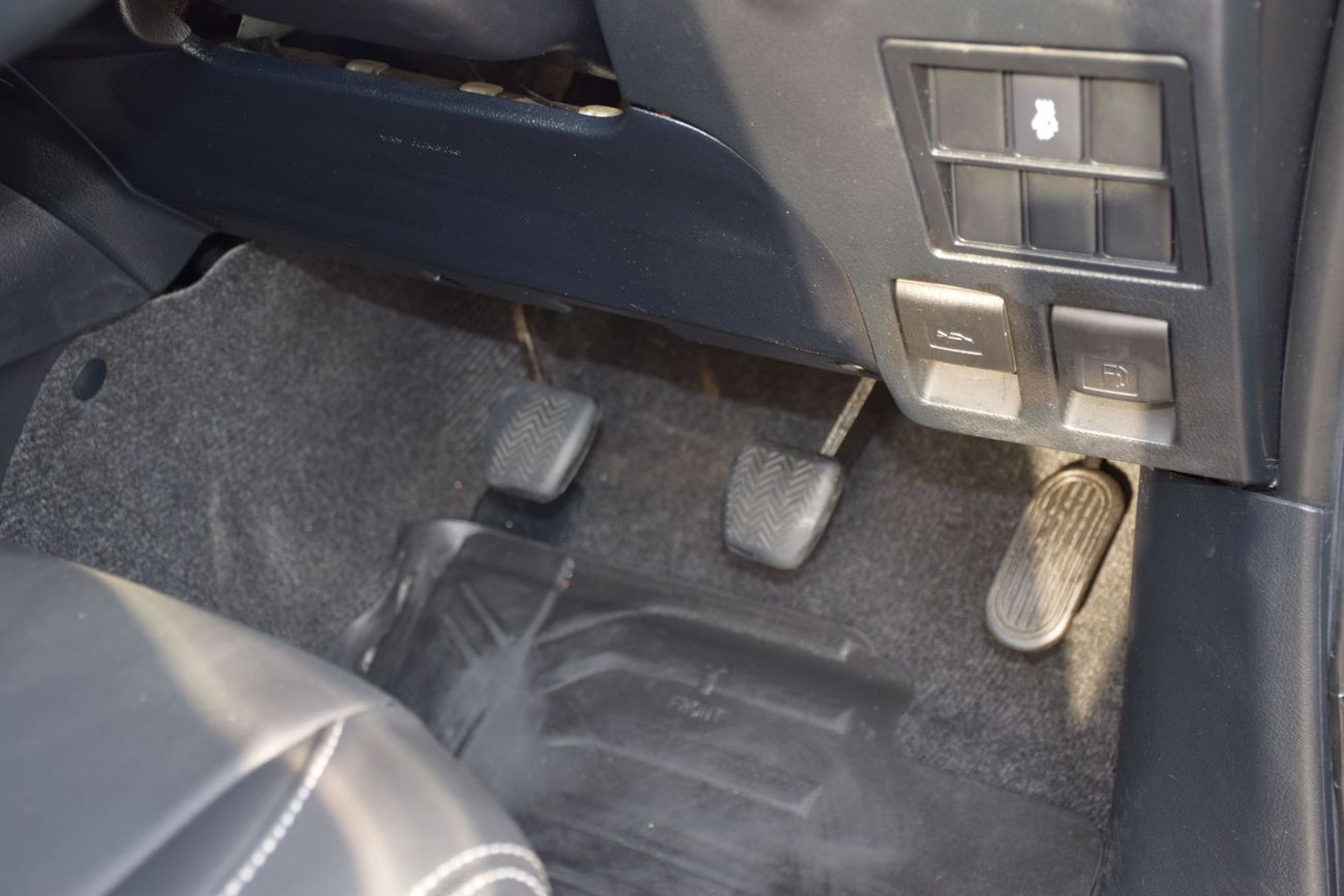 Toyota Hilux S GLX 2.8L AWD M/T