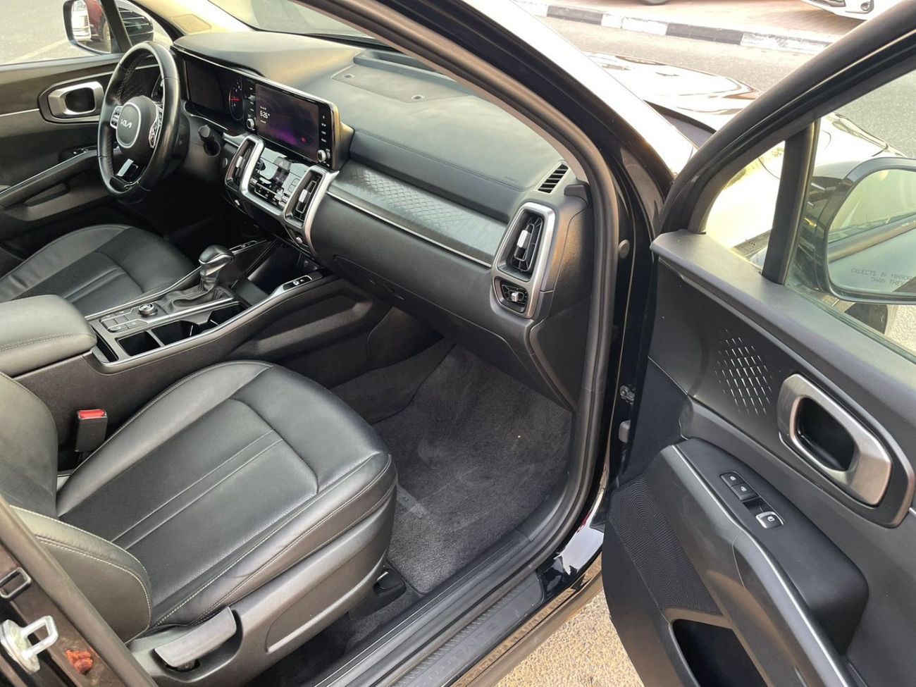 كيا سورينتو 2022 Kia Sorento EX 2.5L V4 - Push Start 7 Leather Seats - Front Back Radar - Full Screen -