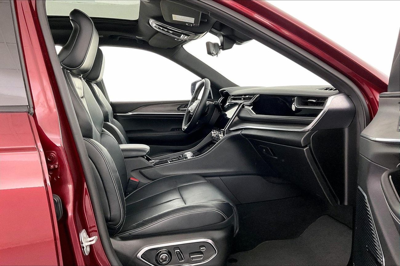 جيب جراند شيروكي Overland | ضمان مجاني لمدة عام | 0 دفعة أولى