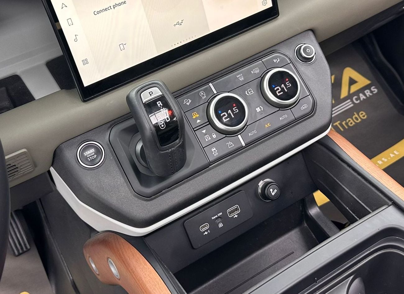 Land Rover Defender 2024 Land Rover Defender 110 SE P300, Sep/2028 Land Rover Warranty, Land Rover Full Service History,