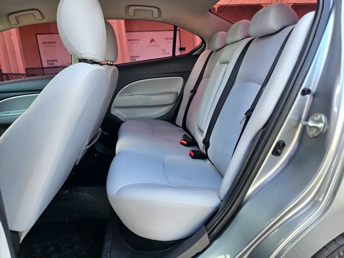 ميتسوبيشي اتراج GLX GCC Premium Condition With Low KM Perfect Inside Out