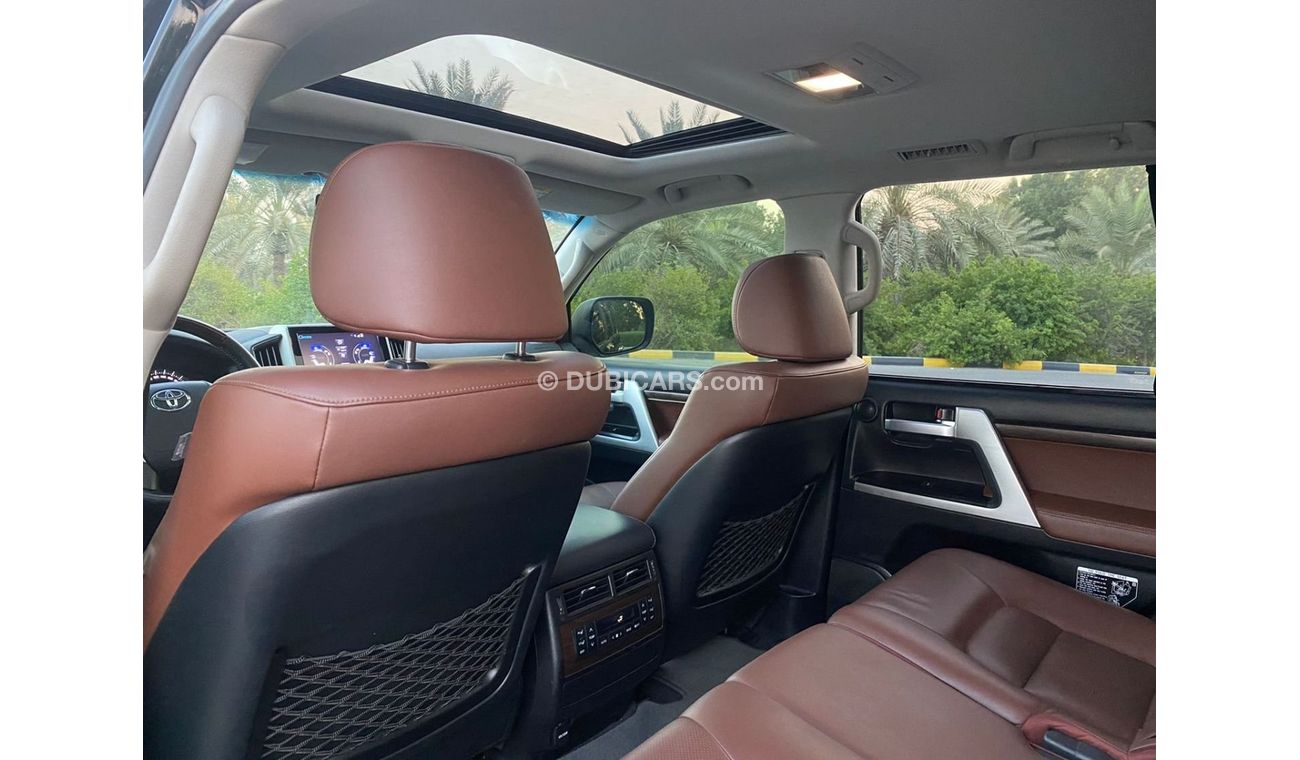 Toyota Land Cruiser Toyota Land Cruiser VXR 2016 V8 5.6L Diesel Orginall Paint - Perfect condition - Full Options