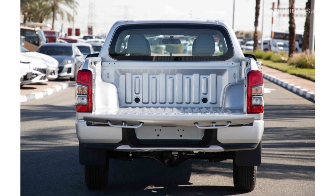 Mitsubishi L200 2023 Mitsubishi L200 2.5 GL 4X4 DC MT - Silver Sterling Metallic Inside Grey Dark