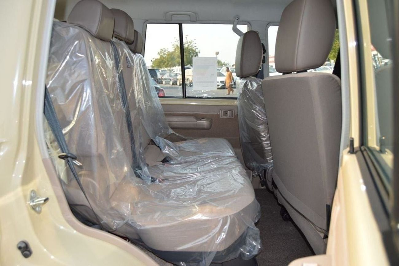 Toyota Land Cruiser 70 LX Hard Top 5 Doors
