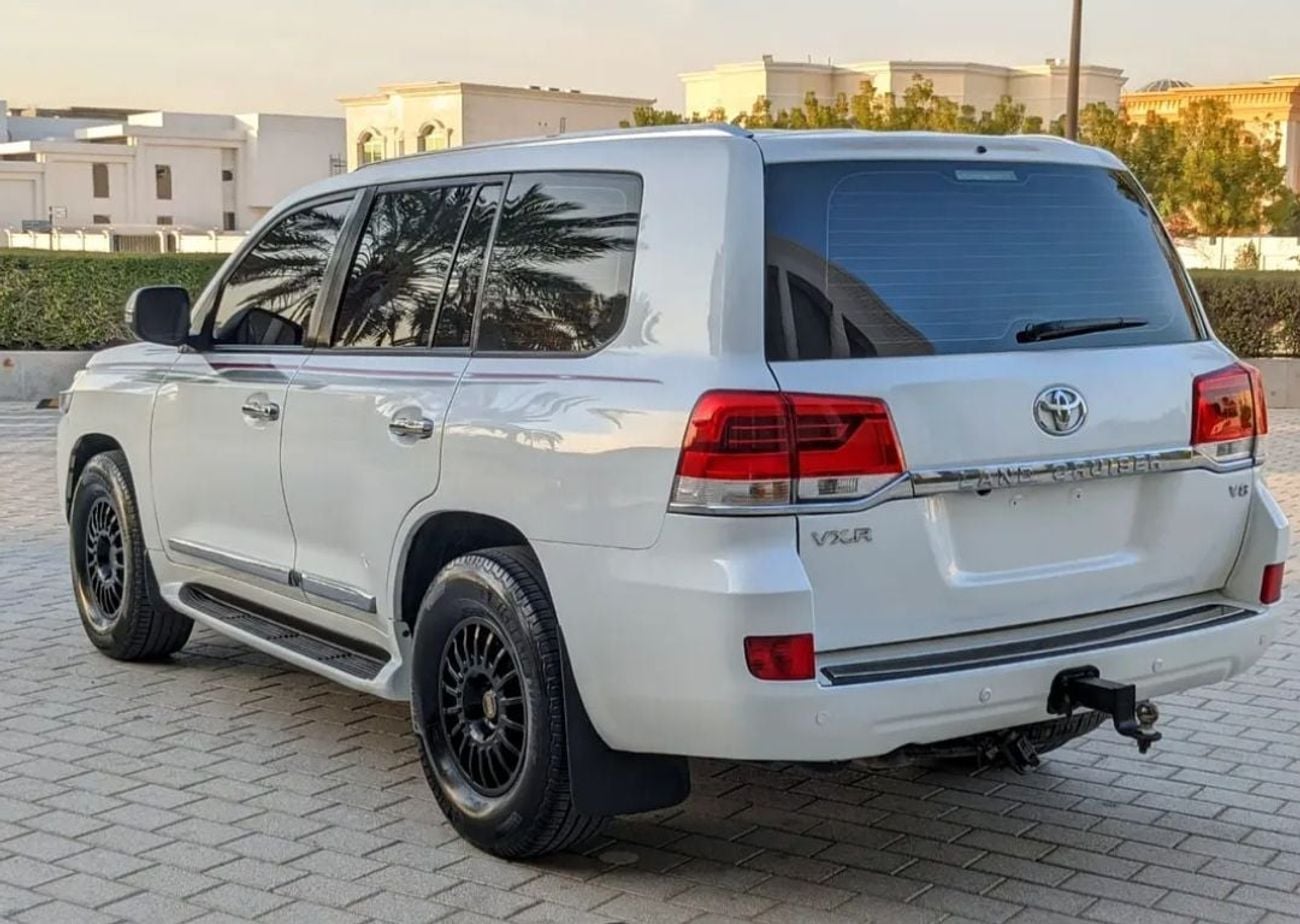 تويوتا لاند كروزر Toyota landcruise 2008Model Facelifted 2021 VXR 4.7L V8 petrol Engine Colour White push start Transm