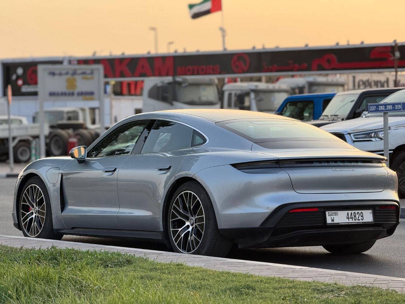 بورش تايكان Porsche Taycan 4S