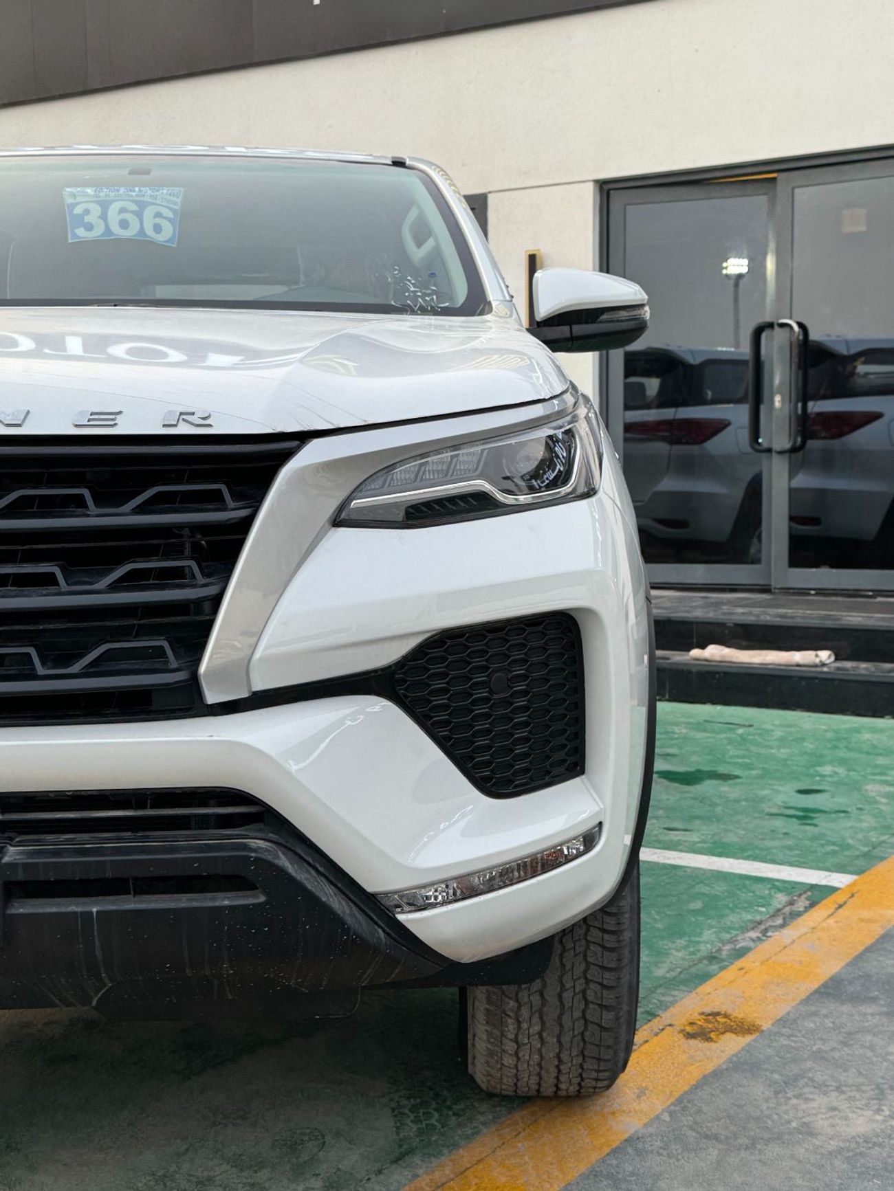 تويوتا فورتونر Toyota Fortuner - SR5 Plus 2.7 L - GCC - 2025