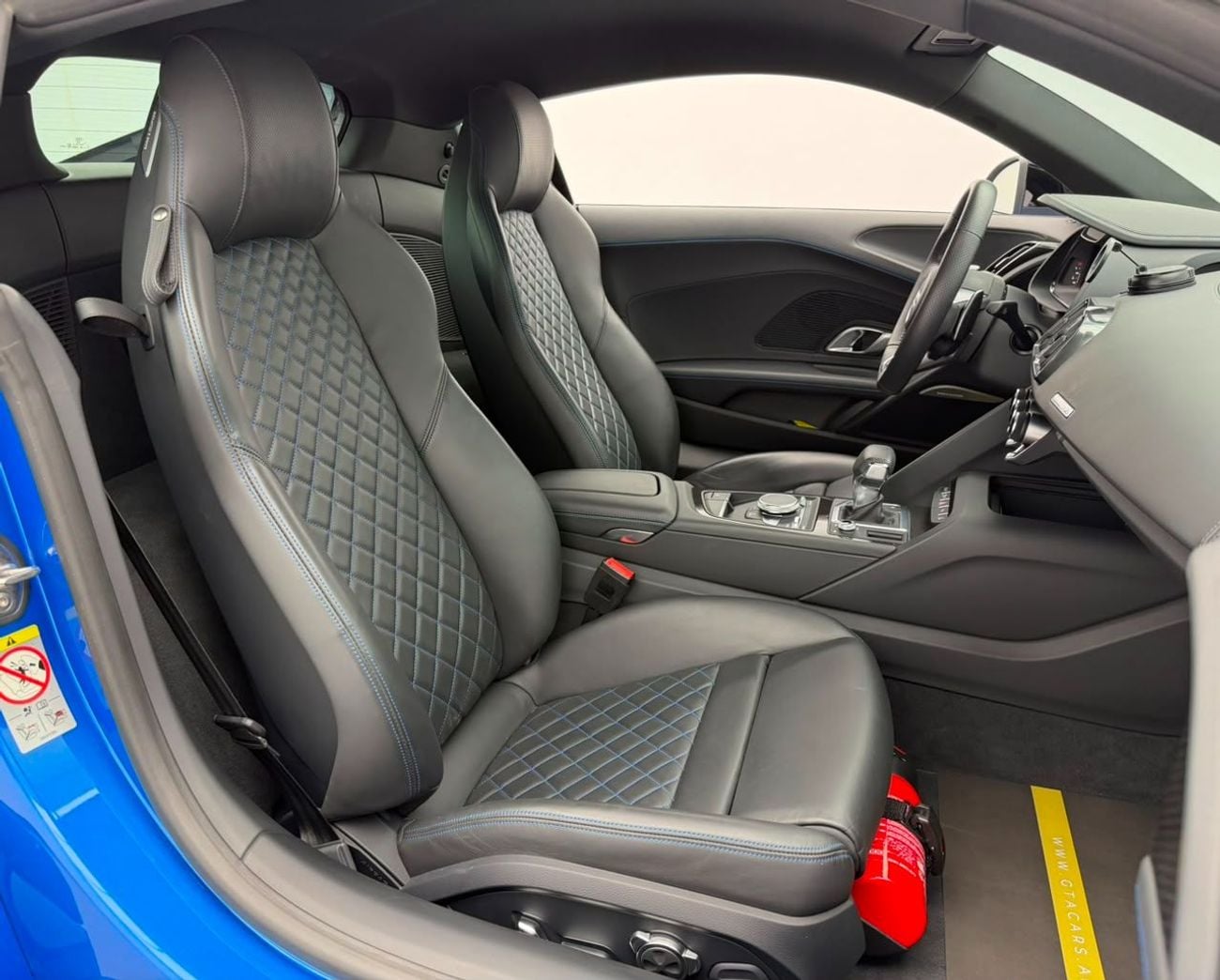 أودي R8 V10