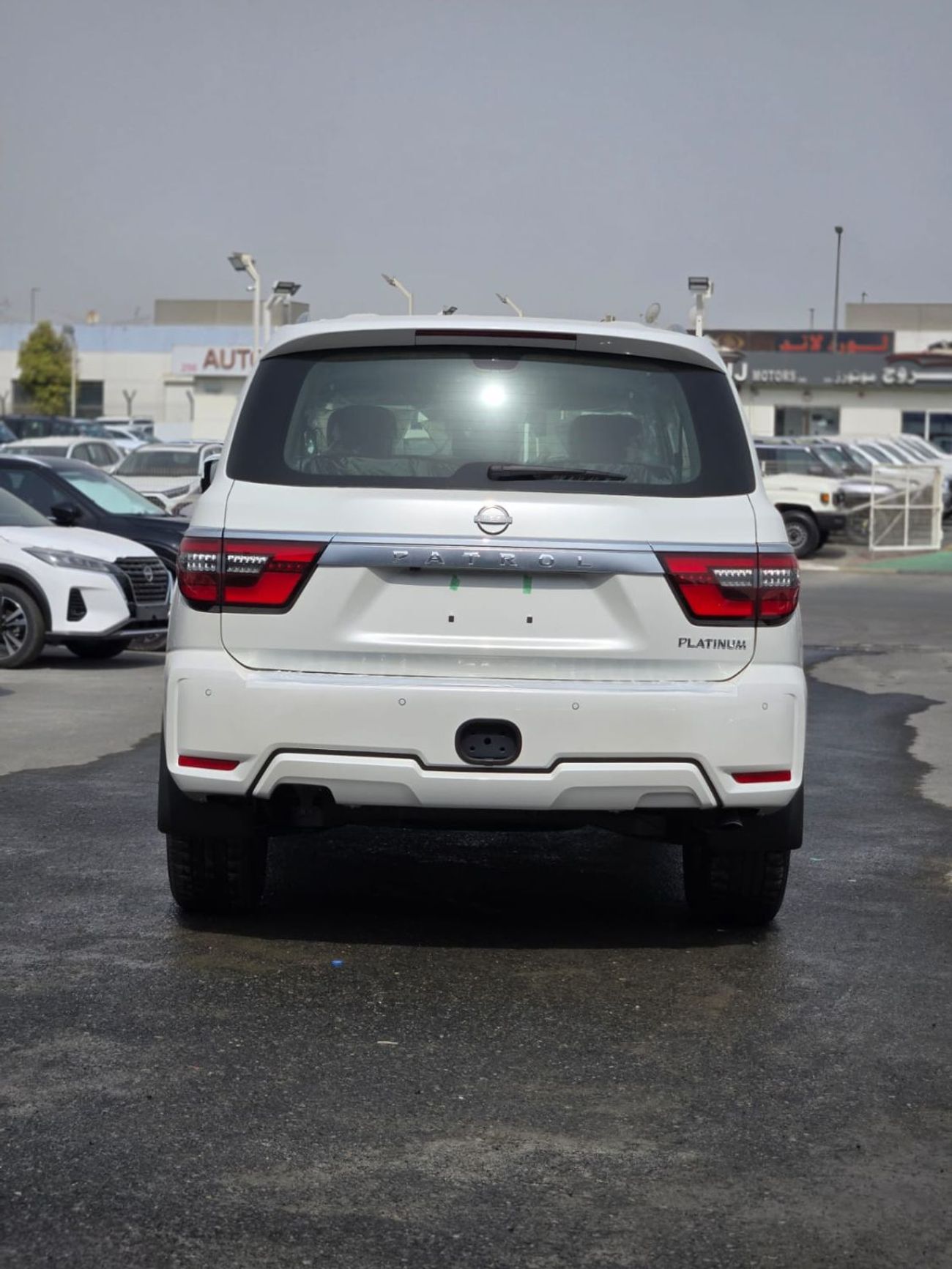 Nissan Patrol 4.0L V6 PLATINUM A/T 7 SEATER FULL OPTION