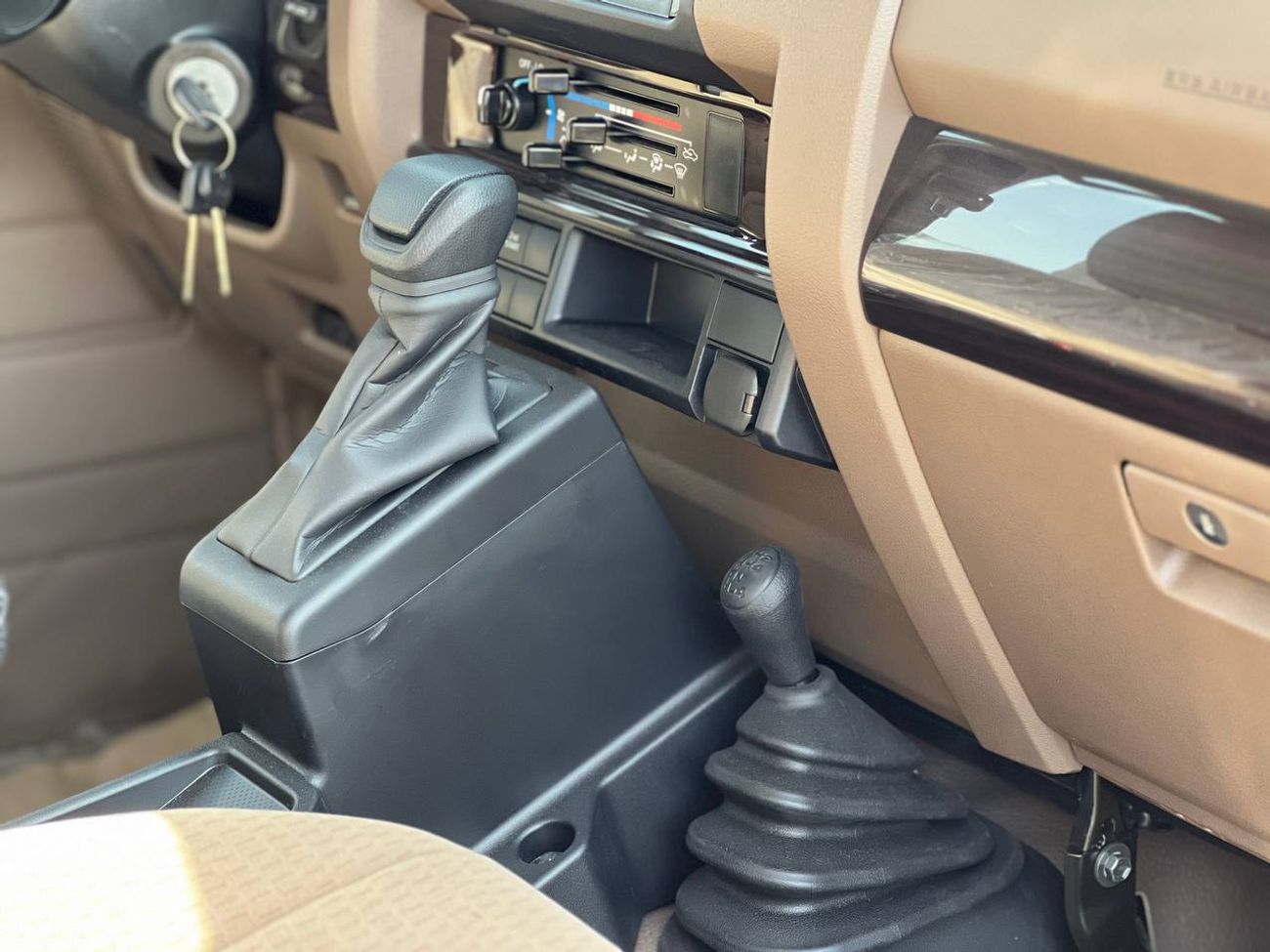 Toyota Land Cruiser Pick Up D/C LC79 4.0L PTR A/T // 2025 // STD With Diff Lock , Power Windows // Special Offer // By Formula A