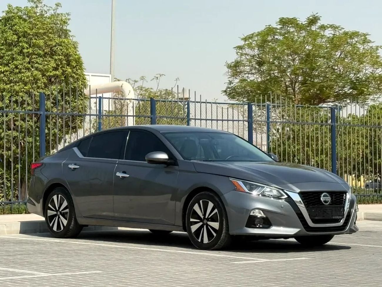 نيسان ألتيما SV-Full option-Excellent condition-Bank Finance Available