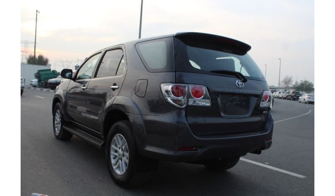 Toyota Fortuner TOYOTA FORTUNER SR5 2012 MODEL