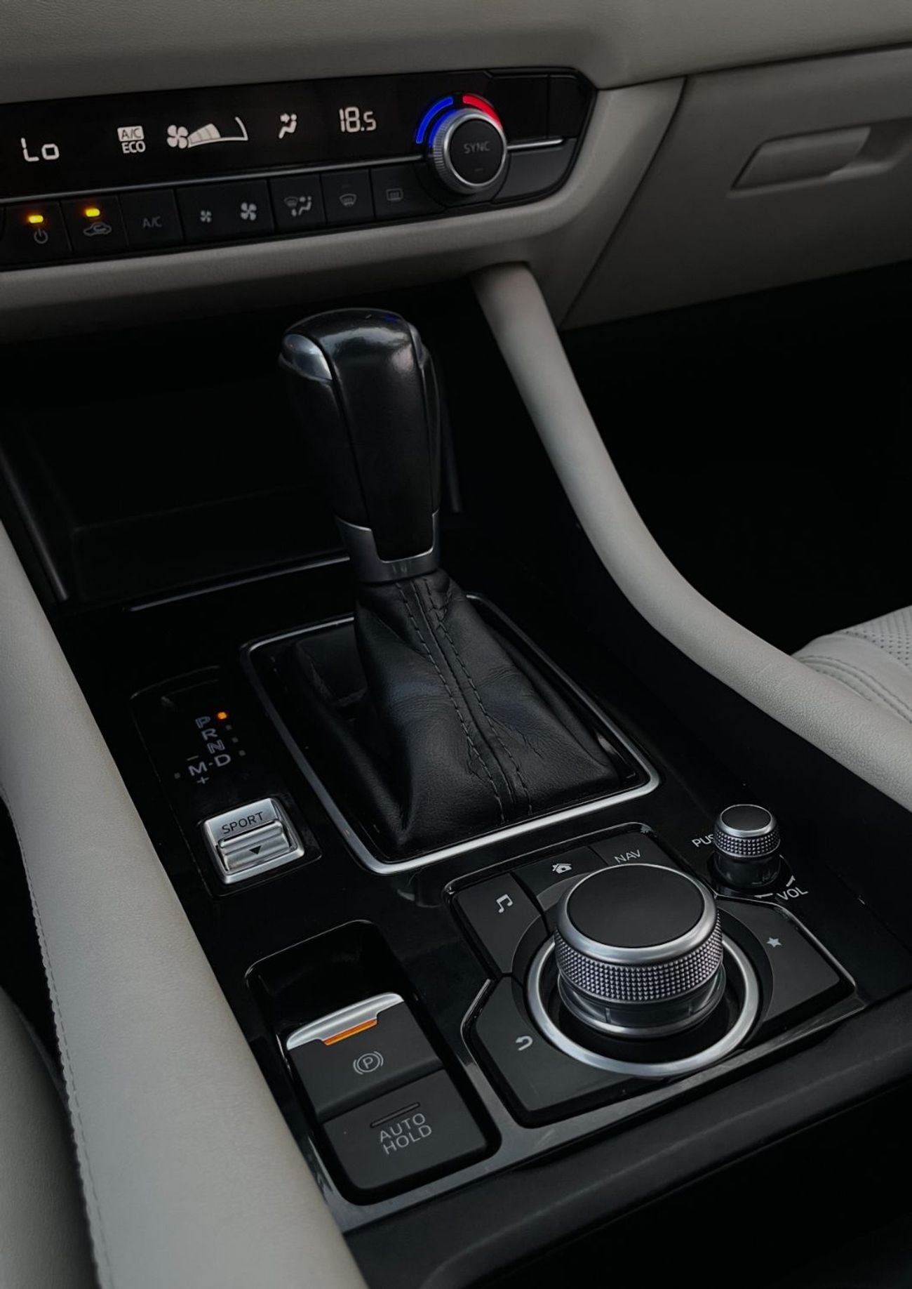 Mazda 6 LUXE ACCIDENTS FREE - GCC - FULL OPTION - ENGINE 2500 CC - PERFECT CONDITION INSIDE OUT
