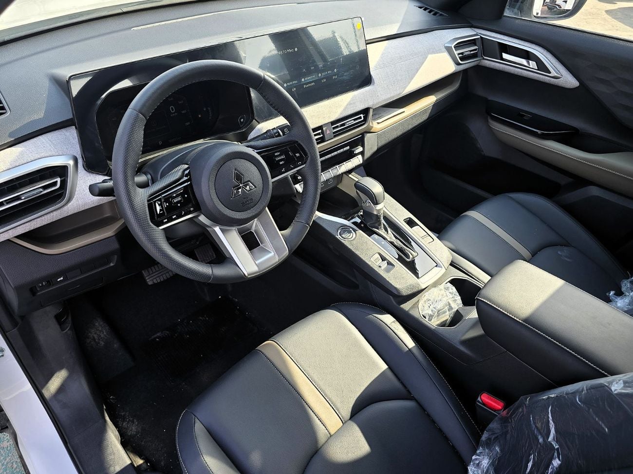 Mitsubishi Xforce Mitsubishi XFORCE P-LINE 1.5L SUV FWD 5Doors white color 2025 model