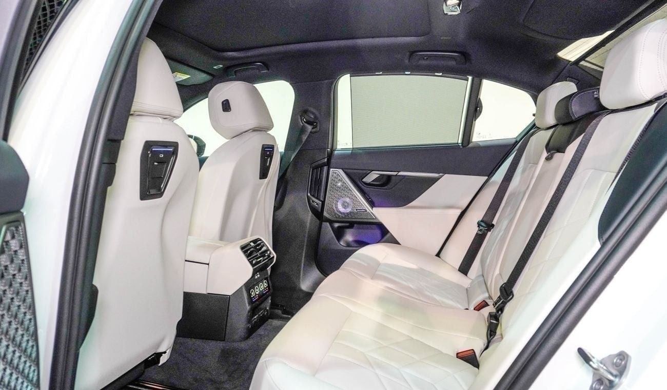 بي أم دبليو 530i Sedan Master M Sport Pack