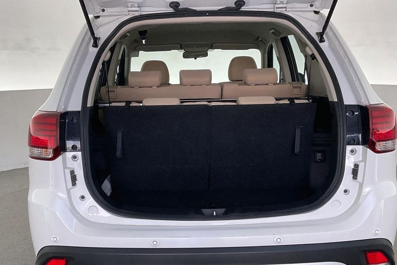 ميتسوبيشي آوتلاندر 2.5 GLX AUTO 4WD 7SEAT ML FABRIC SEATS | شامل الضمان | 0 ﺪﻔﻋﺓ ﺃﻮﻟﻯ