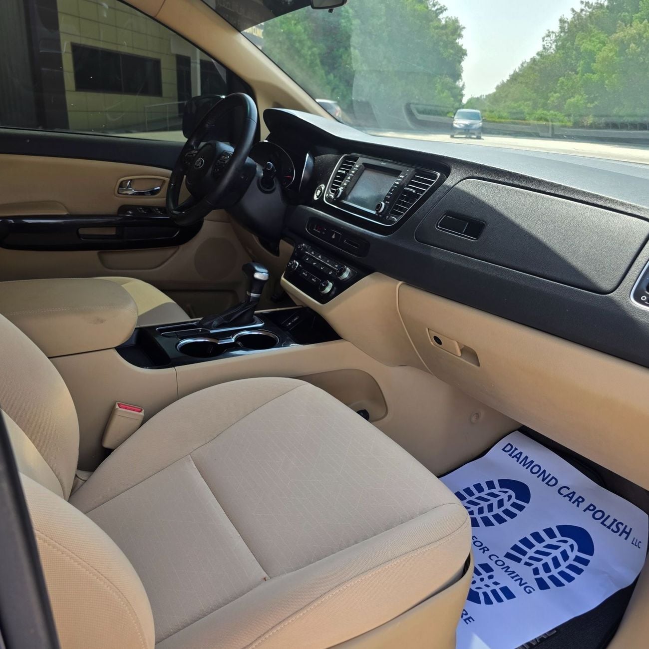 Kia Carnival EX
