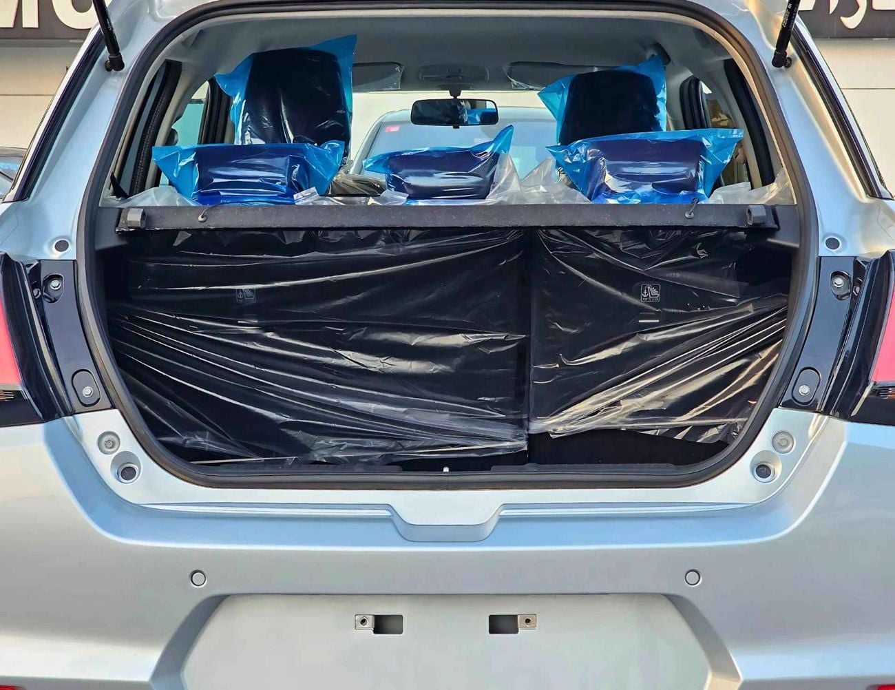 سوزوكي سويفت GLX / 1.2L PETROL A/T / PUSH START / REAR CAMERA / REAR PARKING SENSOR  (CODE # GLX)