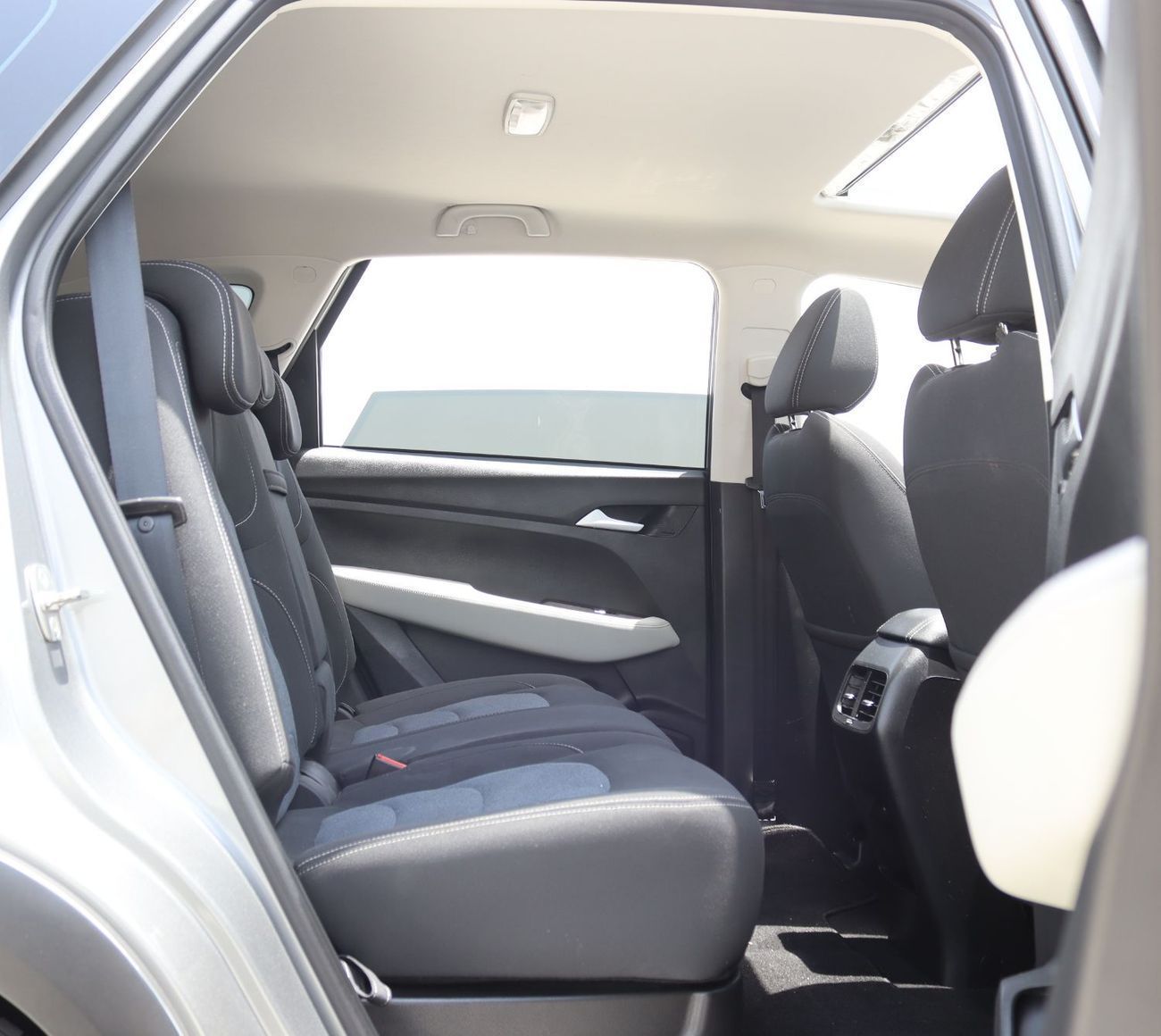 Chevrolet Captiva Premier 1.5L (150 HP) (7 Seater) (5 Door) Chevrolet Captiva Premier 2023 model, GCC specifications, 