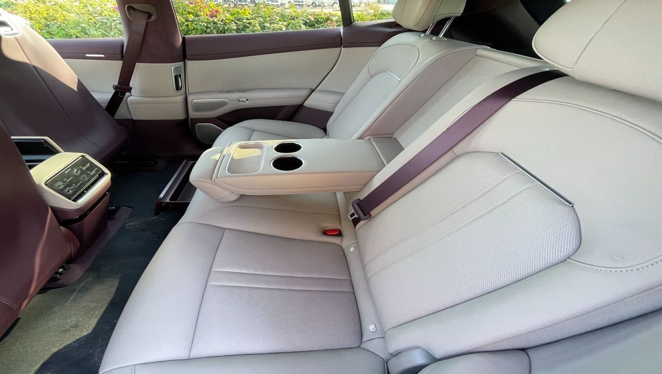 شاومى YU7 Max- 690 HP (681 bhp or 508 kW). range of up to 760 km