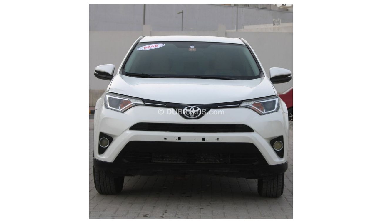 Toyota RAV4 EX Toyota rav 4 white 2016 GCC excellent condition without accident