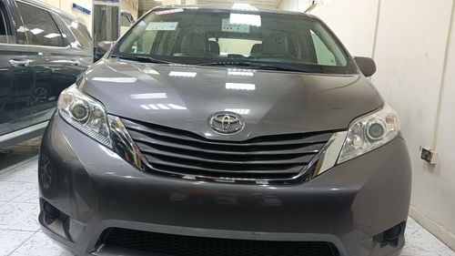 Toyota Sienna LE