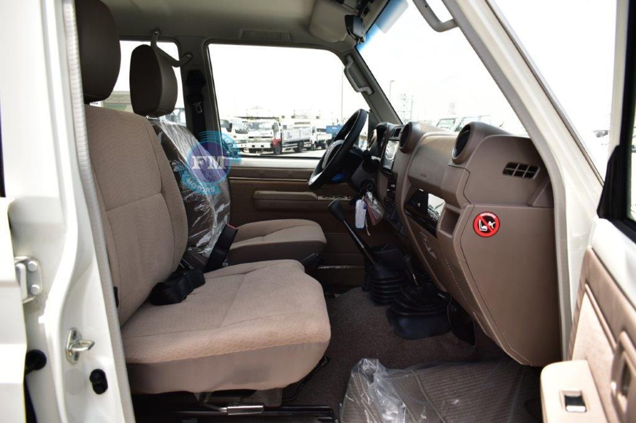 تويوتا لاند كروزر 70 76 LX V6 4.0L 4WD 6 Seater Manual