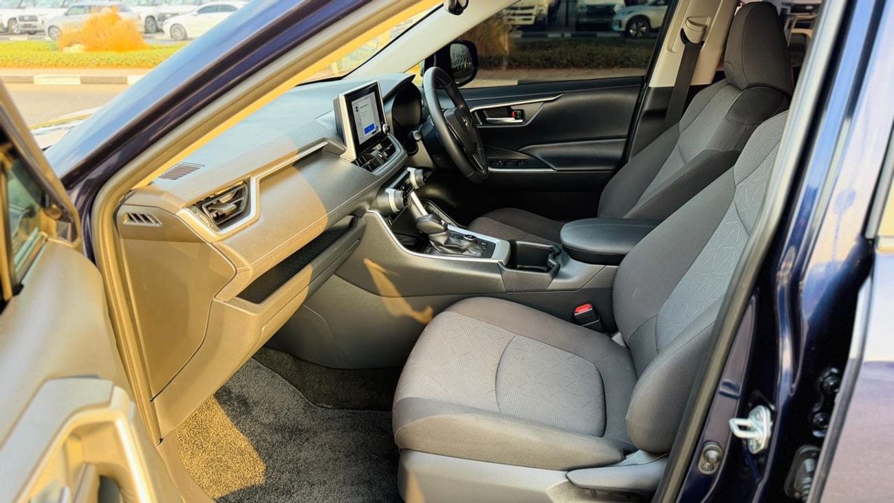 Toyota RAV4 HYBRID | BSM | BACK CAMERA | AUTOMATIC TRANSMISSION | 2.5L | DUAL EXHAUST PIPE | 2024