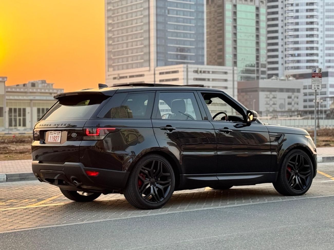 Land Rover Range Rover Sport Range rover Sport  2017 black colour Rhd