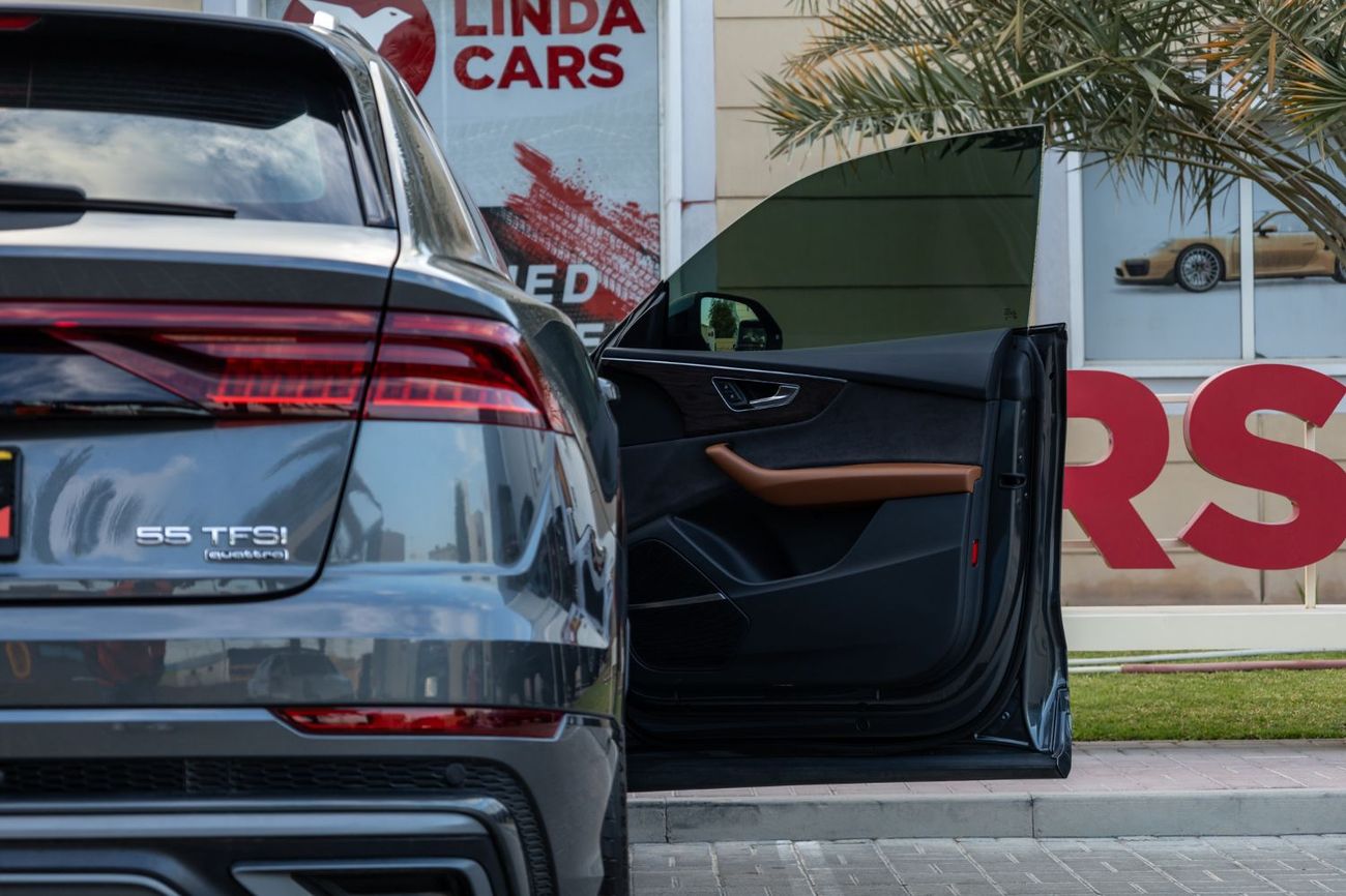 Audi Q8 55 TFSI quattro S-Line 3.0L (340 HP) Audi Q8 55TFSI Quattro S-Line 2019 GCC under Warranty with Flex