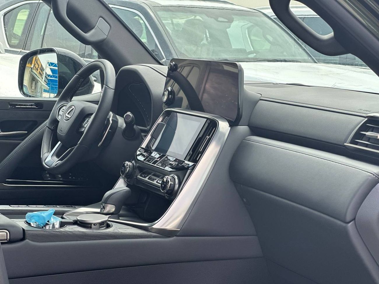 Lexus LX 700h OVER-TRAIL 3.5L PTR HYBRID A/T // 2025 // FULL OPTION WITH OFF ROAD TYRE , RADAR , // SPECI