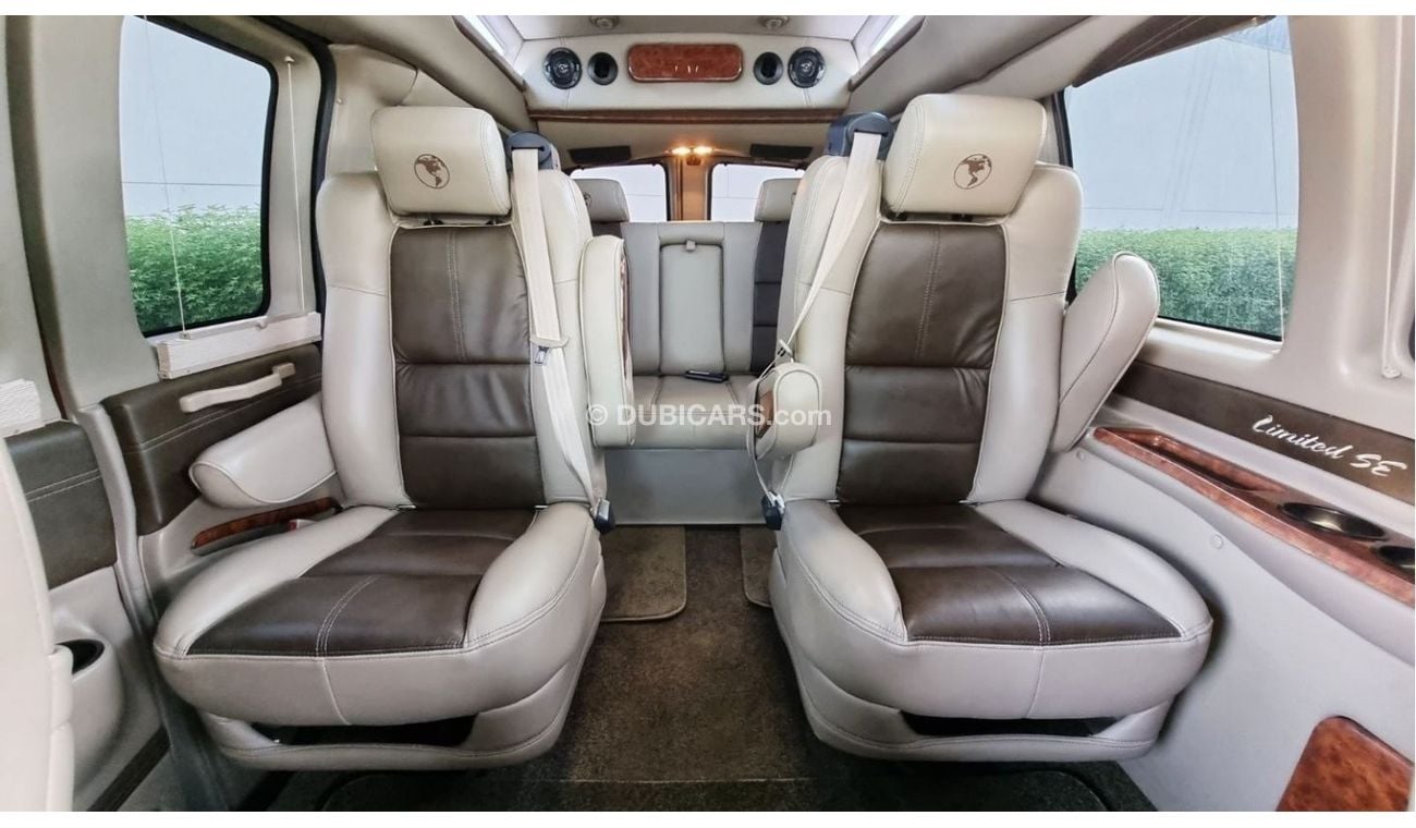 GMC Savana Explorer 4x4-6.0L-V8-2018-Excellent Condition-Luxury Van-Low Kilometer Driven-Vat Inclusive