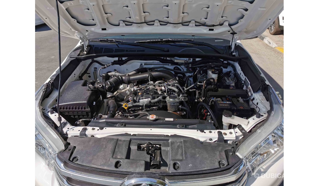 Toyota Hilux 2.7L Petrol, M/T, Manual Front A/C (LOT # 3019)
