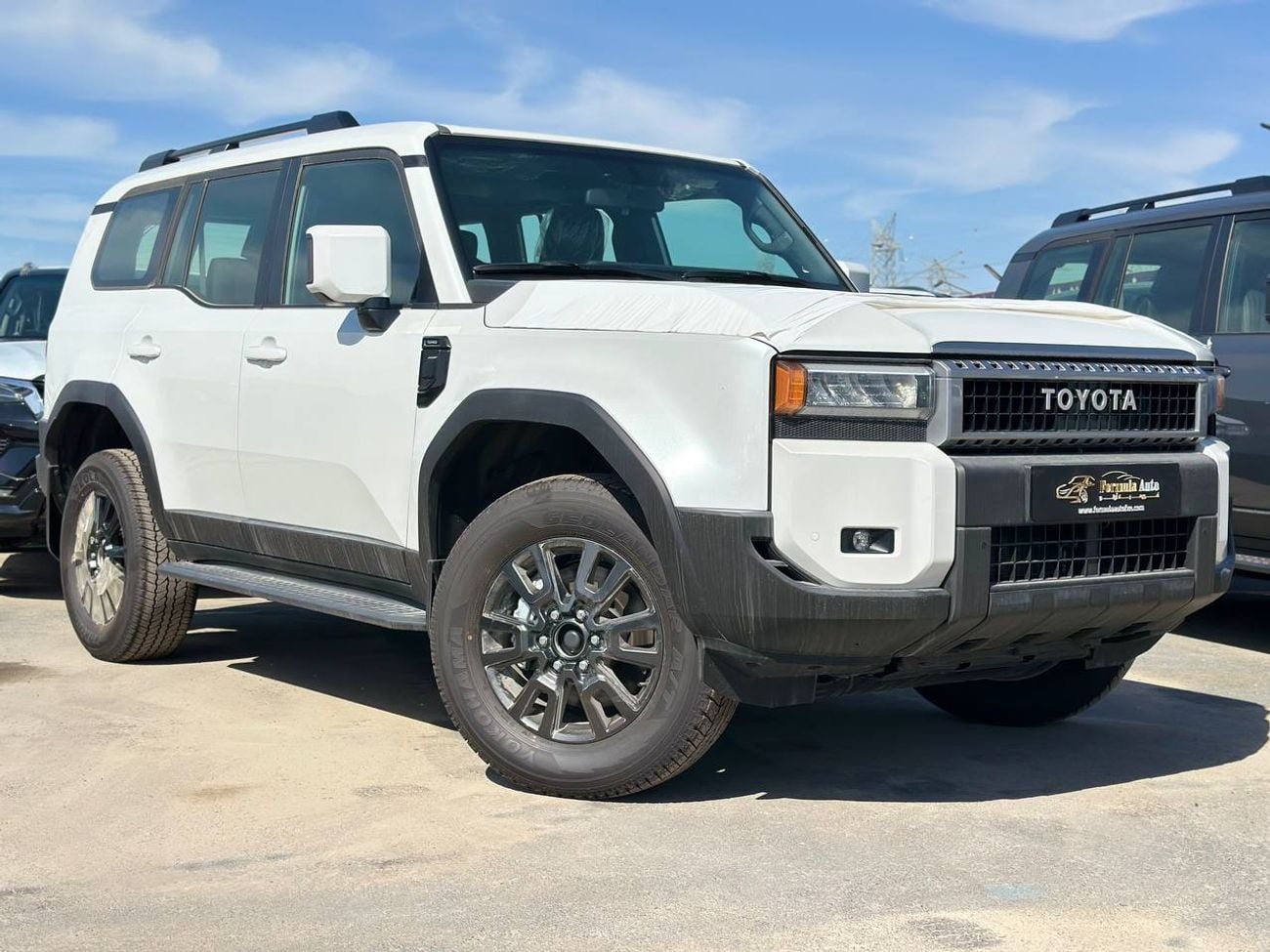 تويوتا برادو 2.8 لتر تيربو ديزل أوتوماتيك // 2026 // خيار ALR مع ثلاجة، فتحة سقف، مشغل DVD وكاميرا خلفية // عرض خ