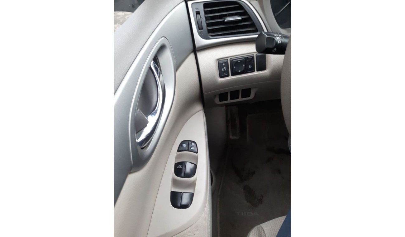 Nissan Tiida PURE DRIVE XTRONIC CTV